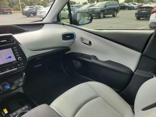 2021 Toyota Prius XLE