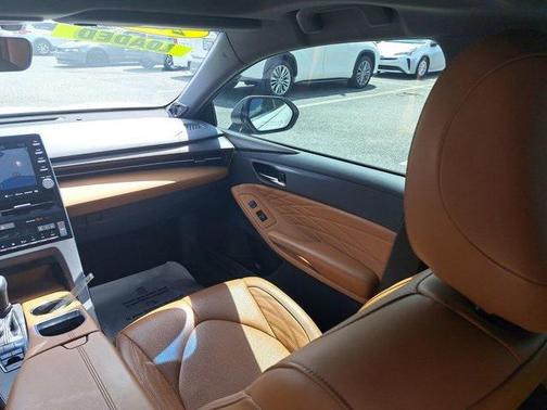 2019 Toyota Avalon Hybrid Limited