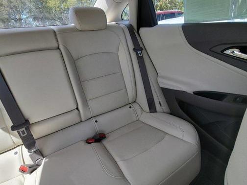 2022 Chevrolet Malibu FWD Premier