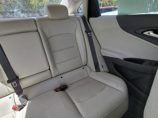 2022 Chevrolet Malibu FWD Premier