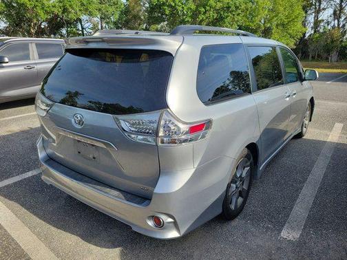 2014 Toyota Sienna SE