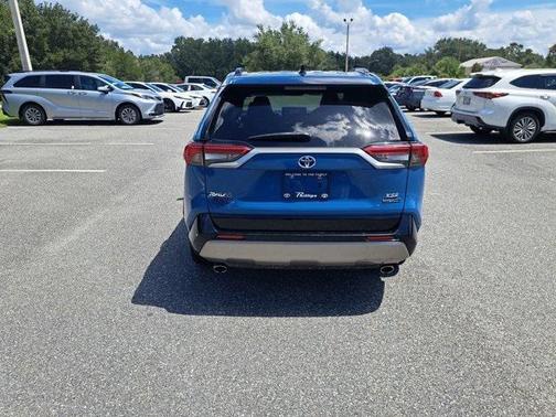 2023 Toyota RAV4 Hybrid SE