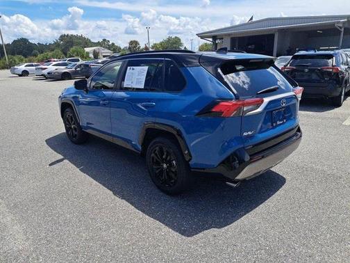 2023 Toyota RAV4 Hybrid SE