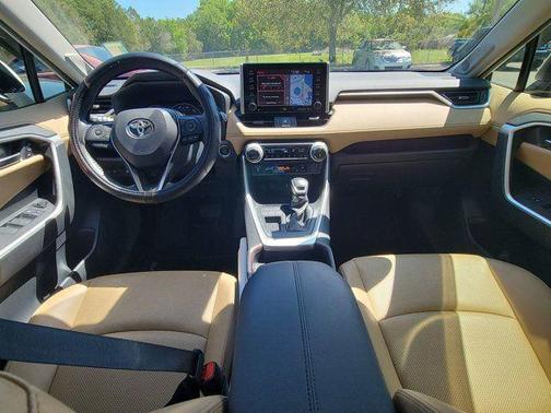 Blizzard Pearl 2019 Toyota RAV4 Limited