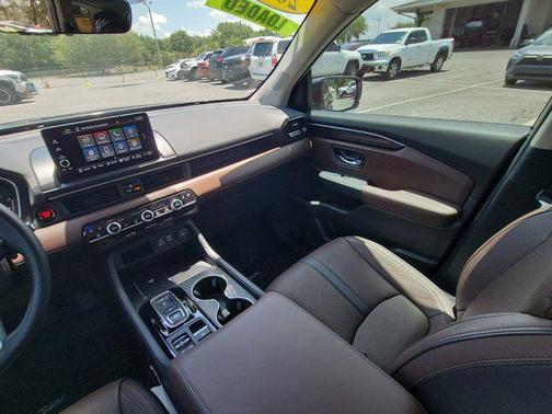 Gray 2025 Honda Pilot Elite
