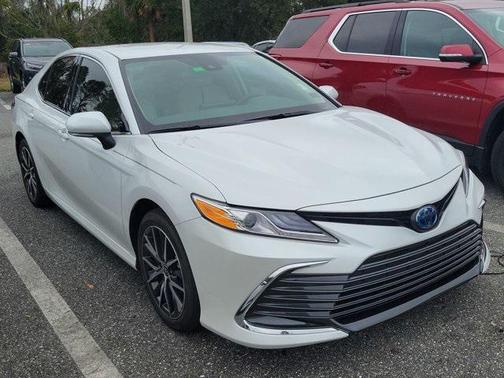 2023 Toyota Camry Hybrid XLE
