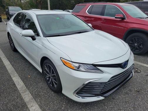 2023 Toyota Camry Hybrid XLE