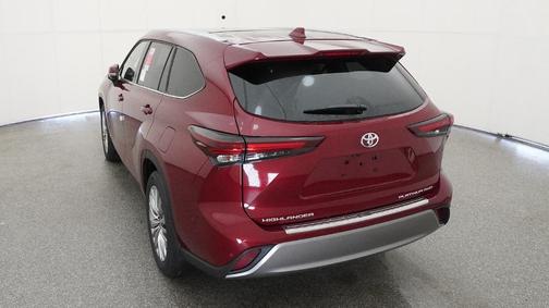 Ruby Flare Pearl 2026 Toyota Highlander Platinum