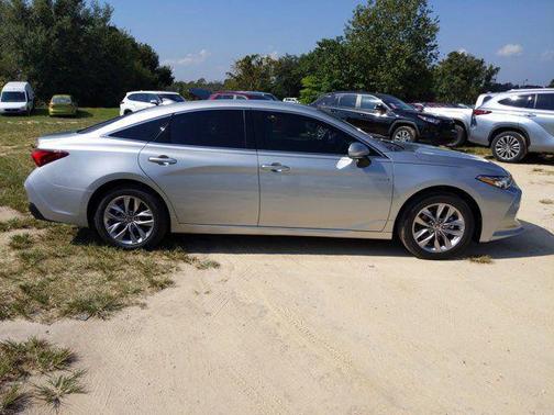 Celestial Silver Metallic 2021 Toyota Avalon Hybrid XLE Plus