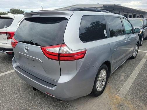 2015 Toyota Sienna XLE