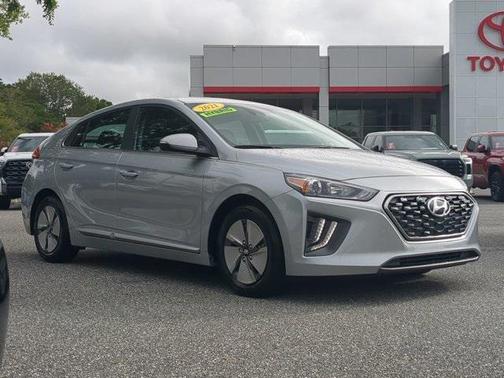 2021 Hyundai IONIQ Hybrid SE