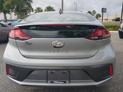 2021 Hyundai IONIQ Hybrid SE