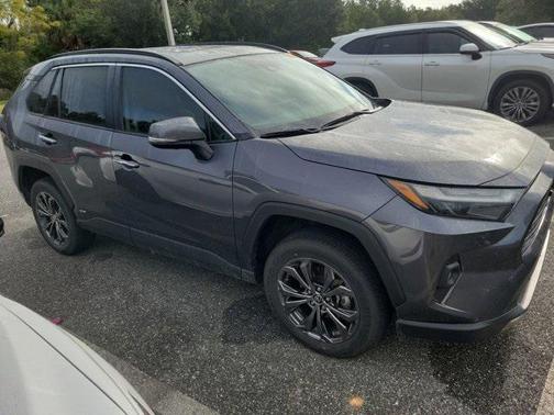 2022 Toyota RAV4 Hybrid SE