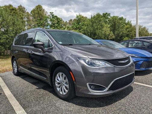 2018 Chrysler Pacifica Touring-L Plus