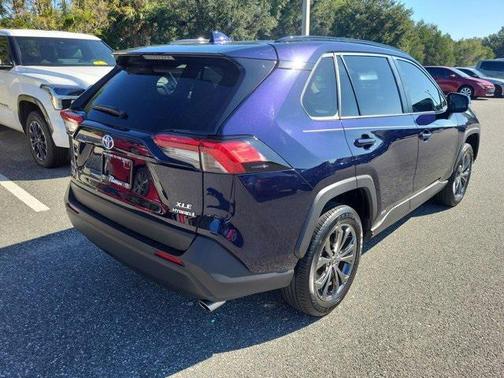2022 Toyota RAV4 Hybrid XLE Premium