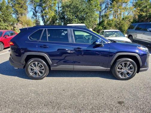 2022 Toyota RAV4 Hybrid XLE Premium