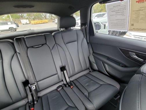 2021 Audi Q7 45 Premium