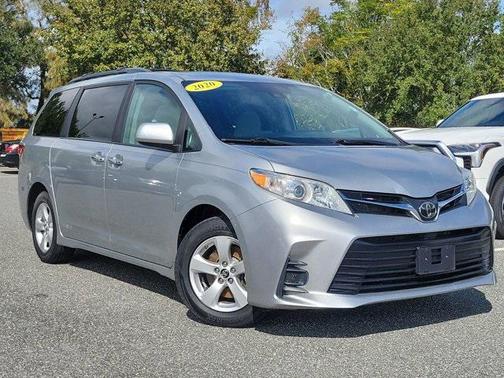 2020 Toyota Sienna LE