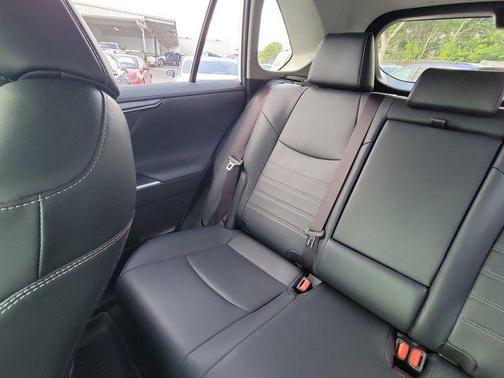 Blizzard Pearl 2019 Toyota RAV4 Limited