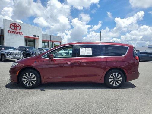 2021 Chrysler Pacifica Hybrid Touring L