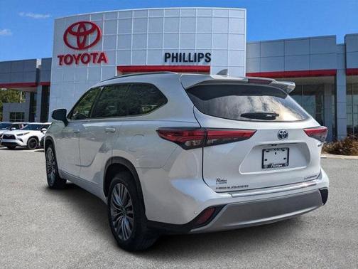 Wind Chill Pearl 2022 Toyota Highlander Hybrid Platinum