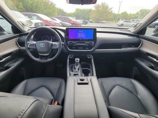 Celestial Silver Metallic 2024 Toyota Grand Highlander Platinum