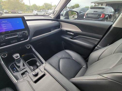 Celestial Silver Metallic 2024 Toyota Grand Highlander Platinum