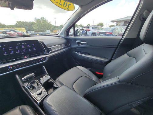 Ebony Black 2023 Kia Sportage SX