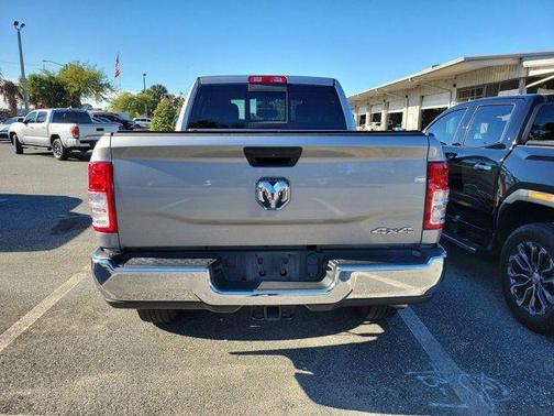 2022 RAM 2500 Tradesman Crew Cab 4x4 6'4' Box