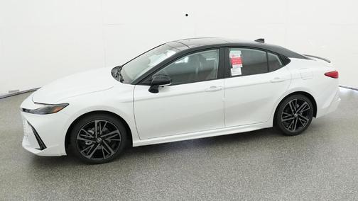 Wind Chill Pearl w/Midnight Black Metallic Roof 2026 Toyota Camry XSE