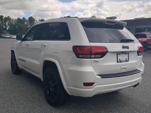 2022 Jeep Grand Cherokee Laredo
