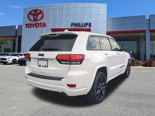 2022 Jeep Grand Cherokee Laredo