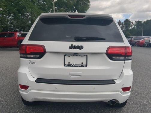2022 Jeep Grand Cherokee Laredo