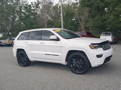2022 Jeep Grand Cherokee Laredo