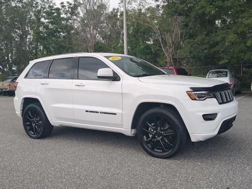 2022 Jeep Grand Cherokee Laredo