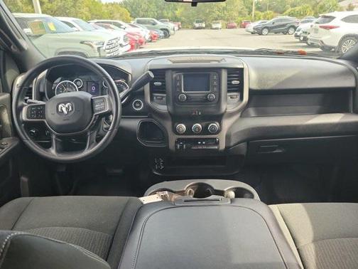 2022 RAM 2500 Tradesman Crew Cab 4x4 6'4' Box