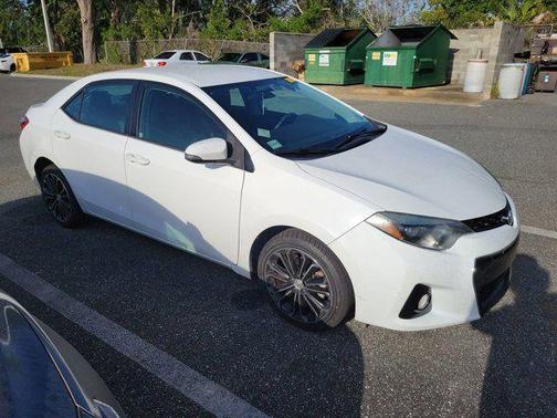 Super White 2015 Toyota Corolla S Plus