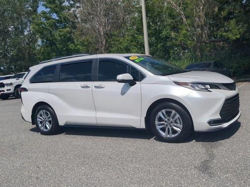 2024 Toyota Sienna Limited 7-Passenger