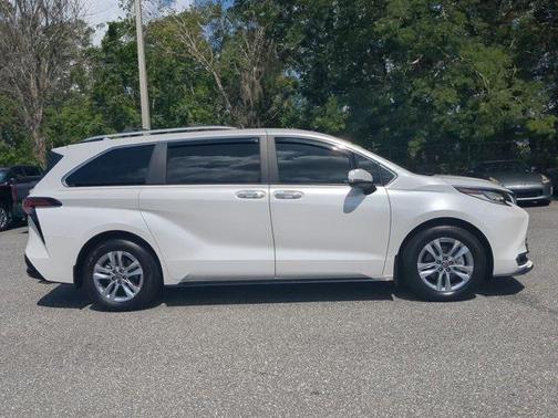2024 Toyota Sienna Limited 7-Passenger
