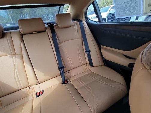 2024 Lexus ES 300h Ultra Luxury