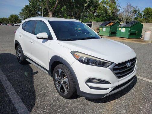 Winter White 2017 Hyundai TUCSON Sport
