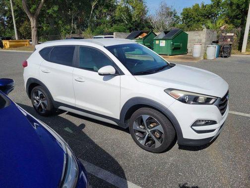 Winter White 2017 Hyundai TUCSON Sport