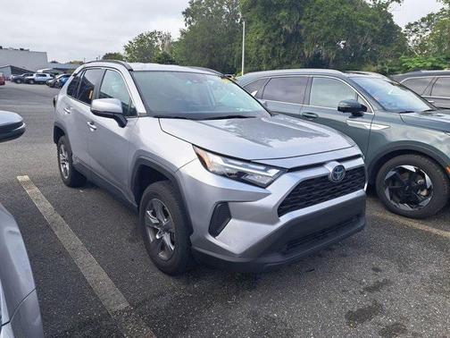 2022 Toyota RAV4 Hybrid XLE