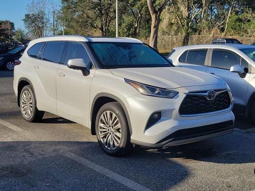 2024 Toyota Highlander Platinum