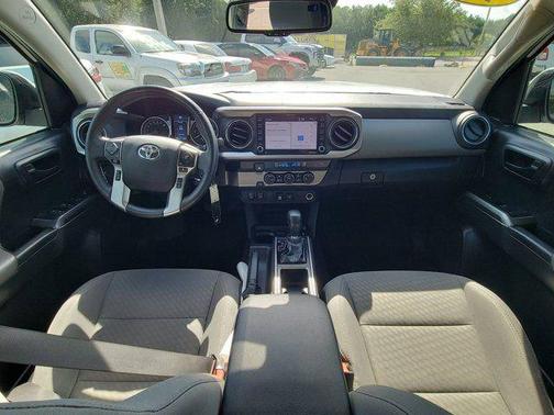 White 2022 Toyota Tacoma SR5
