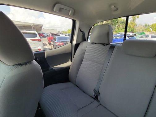 White 2022 Toyota Tacoma SR5