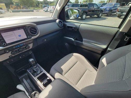 White 2022 Toyota Tacoma SR5