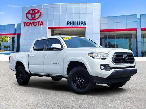 White 2022 Toyota Tacoma SR5