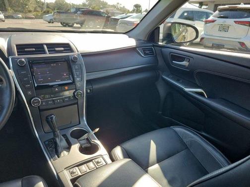 2017 Toyota Camry Hybrid LE