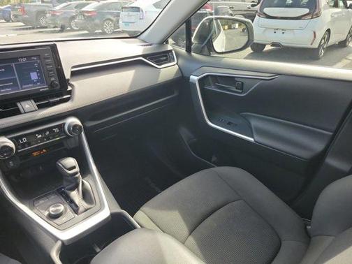 2022 Toyota RAV4 Hybrid LE